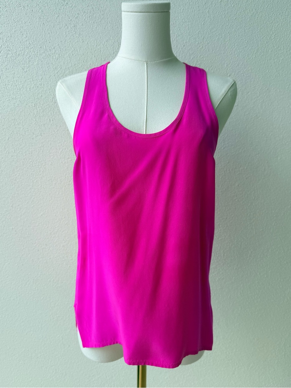 AMANDA UPRICHARD HOT PINK! Silk racer back tank, Small, Great condition!